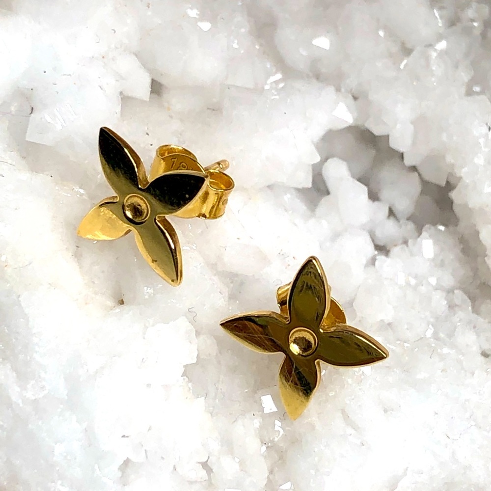 FOR SALE 18k Real Gold Stud Earring